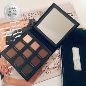 NWOT RealHer Play Book Shadow Palette